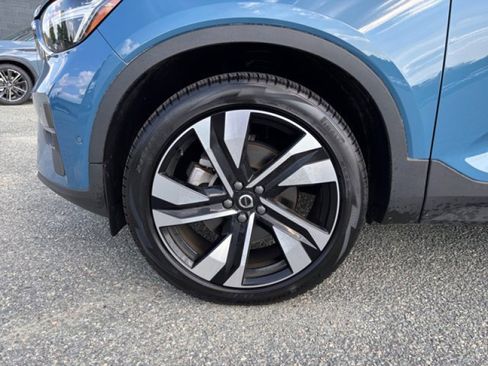 Used 2023 Volvo XC40 B5 Plus w/ Driver Assist Package image 9
