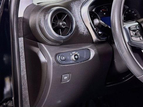Certified 2024 Chevrolet Blazer LT w/ Convenience Package FWD image 8