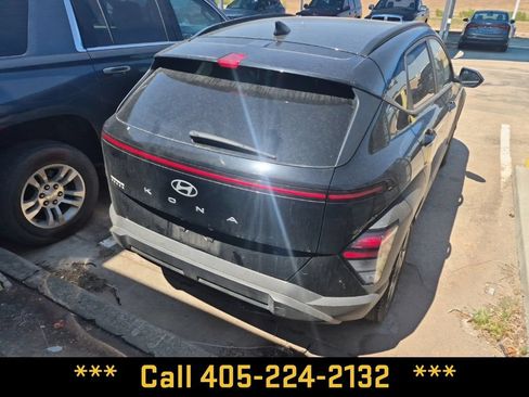 Used 2025 Hyundai Kona SEL FWD image 15