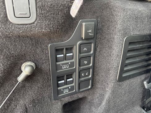 Used 2022 Land Rover Discovery S AWD/4WD image 36