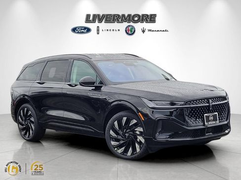 Used 2026 Lincoln Nautilus Reserve w/ Jet Appearance Package AWD/4WD image 1