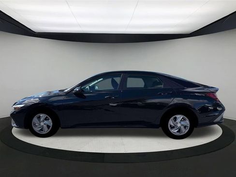New 2026 Hyundai Elantra SE image 3