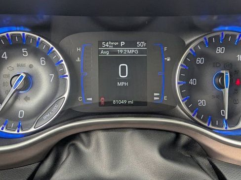 Used 2023 Chrysler Voyager LX image 21