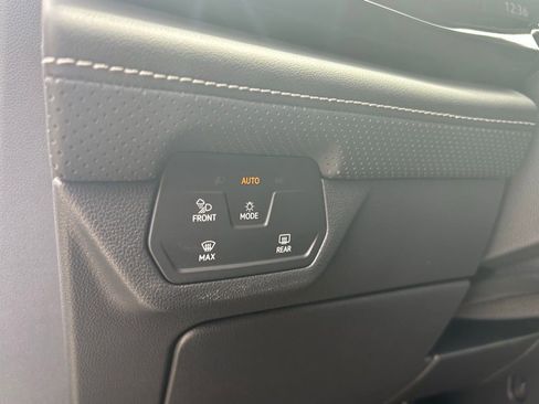 New 2026 Volkswagen Atlas SE FWD image 53