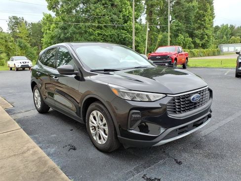 Used 2025 Ford Escape Active FWD image 3