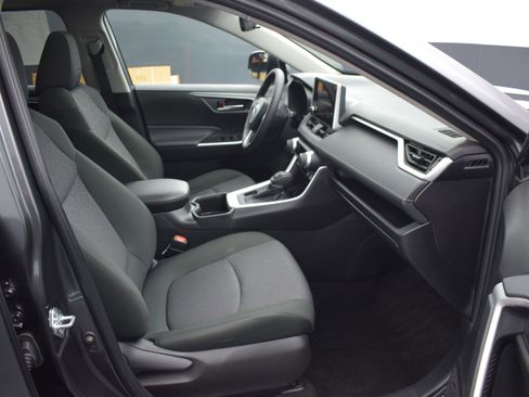Used 2024 Toyota RAV4 XLE w/ Convenience Package image 10