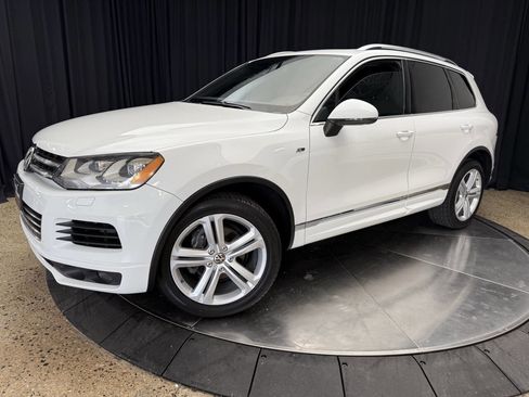 Used 2014 Volkswagen Touareg VR6 image 3