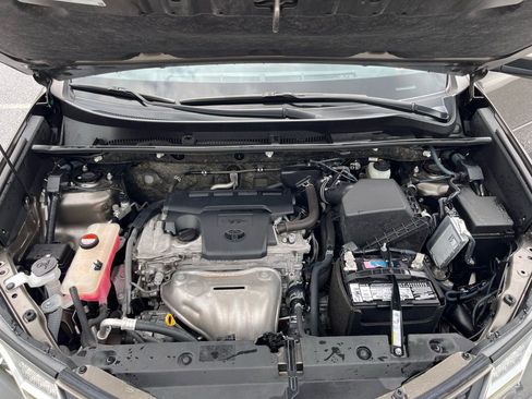 Used 2014 Toyota RAV4 XLE AWD/4WD image 24