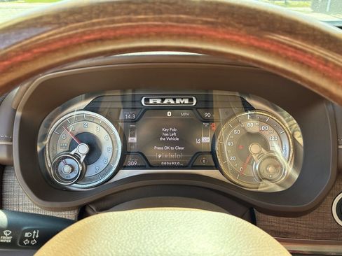 Used 2019 RAM 1500 Limited RWD image 11