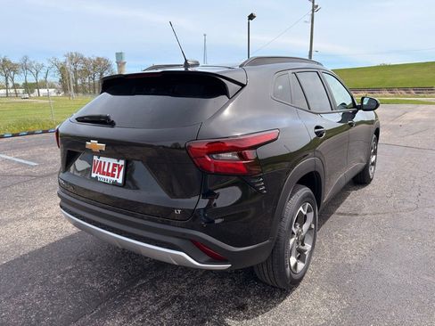 New 2026 Chevrolet Trax LT FWD image 6