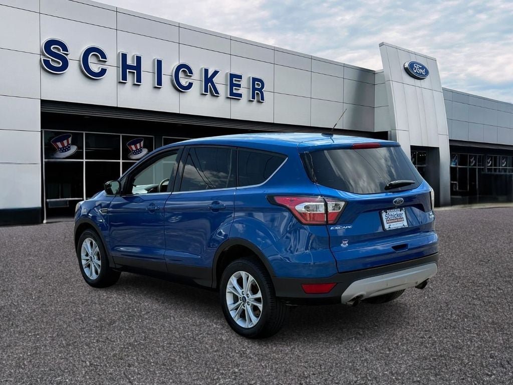 Used 2017 Ford Escape SE FWD image 3