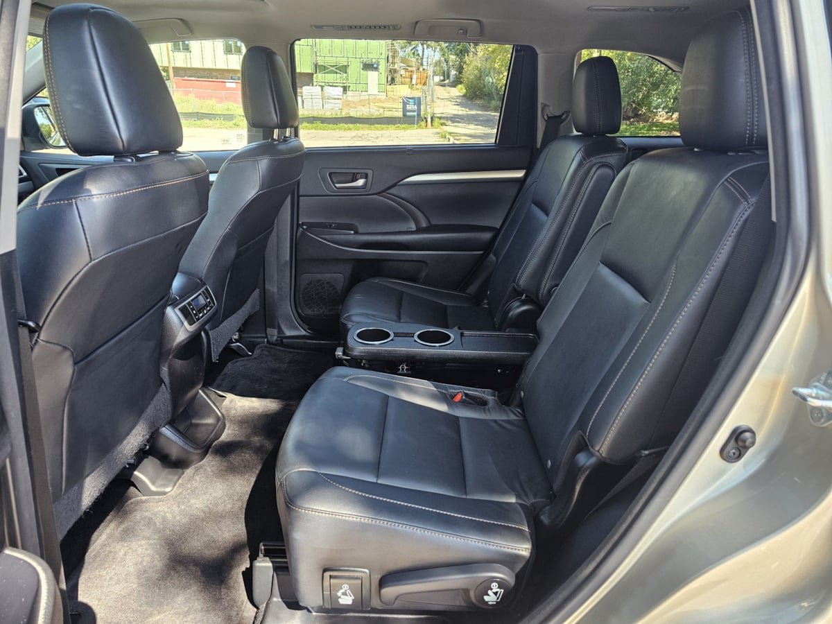 Used 2016 Toyota Highlander XLE AWD/4WD image 27