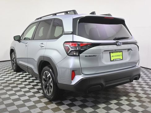 Used 2025 Subaru Forester Premium AWD/4WD image 4