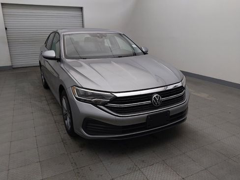 Used 2024 Volkswagen Jetta SE FWD image 14