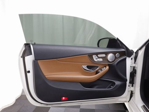 Used 2018 Mercedes-Benz C 300 Coupe image 4