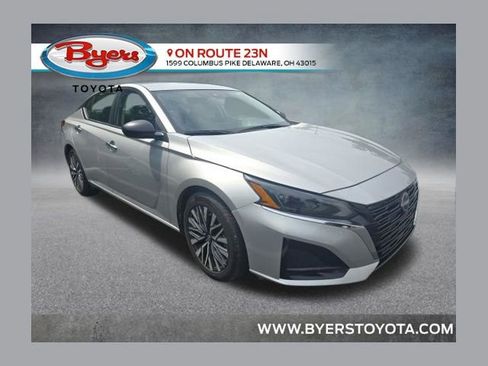 Used 2025 Nissan Altima 2.5 SV FWD image 1