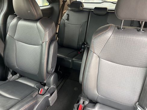 Used 2021 Toyota Sienna XSE w/ XSE Plus Package image 15