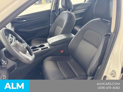 Used 2025 Nissan Altima 2.5 SV FWD image 10