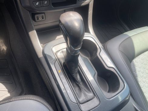 Used 2022 Chevrolet Colorado Z71 AWD/4WD image 22