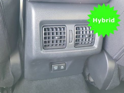 Used 2025 Toyota Camry LE image 19