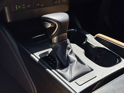 Used 2025 Lexus ES 350 w/ Premium Package FWD image 21