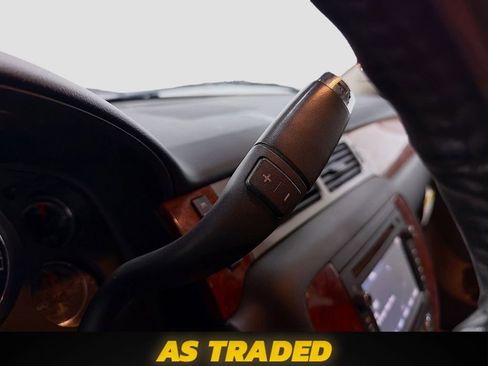 Used 2012 Chevrolet Suburban LTZ image 17