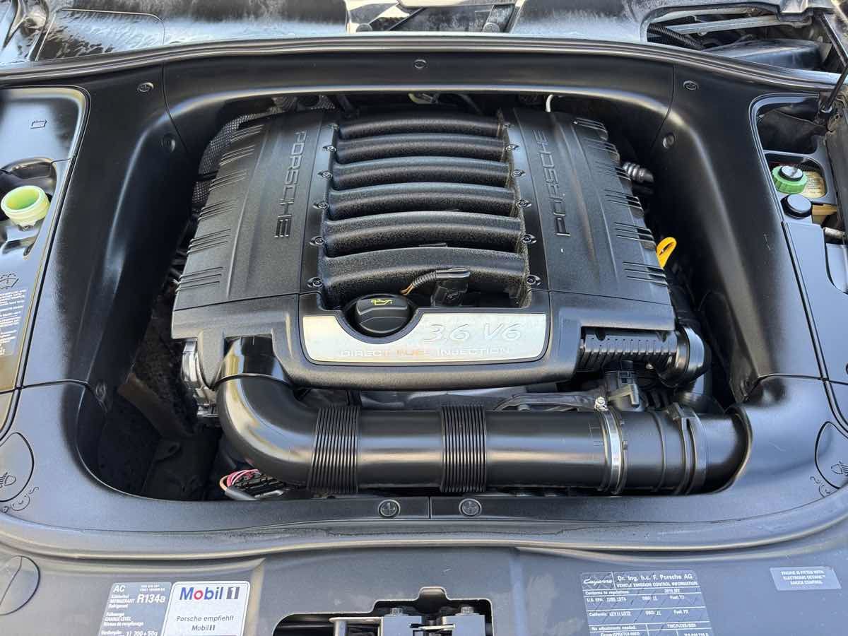 Used 2010 Porsche Cayenne AWD/4WD image 8