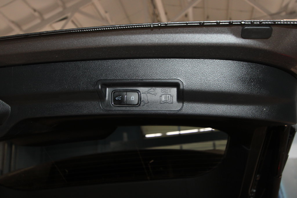 Used 2023 Ford Explorer XLT w/ Equipment Group 202A AWD/4WD image 40