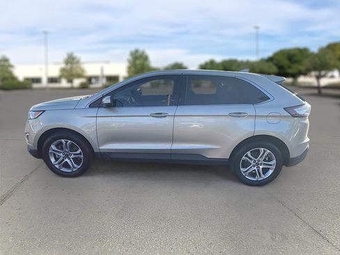 Used 2018 Ford Edge Titanium w/ Equipment Group 301A image 4