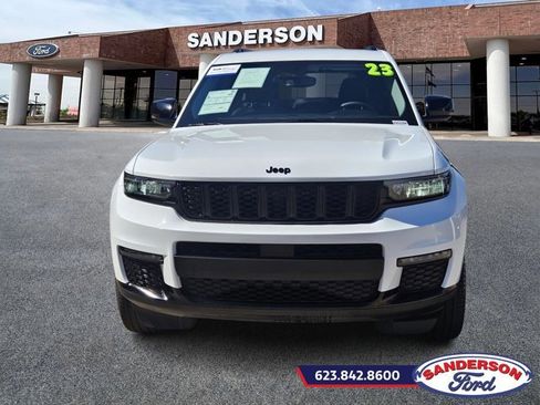 Used 2023 Jeep Grand Cherokee L Limited w/ Black Appearance Package image 8