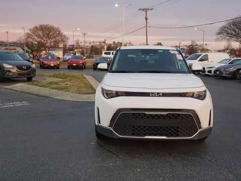 Used 2024 Kia Soul LX w/ Option Group 015 image 2