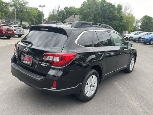 Used 2017 Subaru Outback 2.5i Premium AWD/4WD image 5