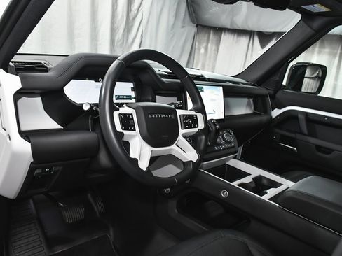 Used 2025 Land Rover Defender 110 S image 18