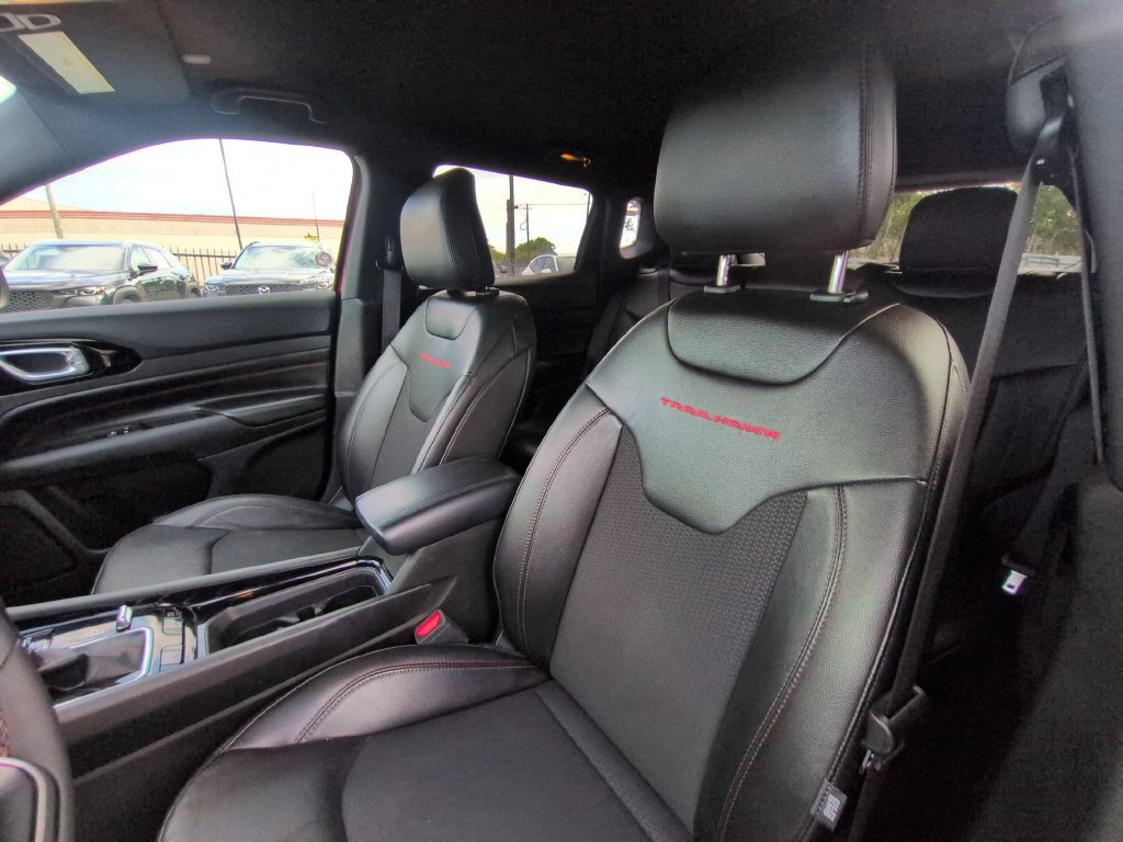 Used 2025 Jeep Compass Trailhawk AWD/4WD image 21