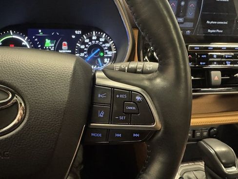 Used 2021 Toyota Highlander Platinum image 23