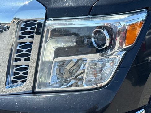 Used 2017 Nissan Titan SL AWD/4WD image 52