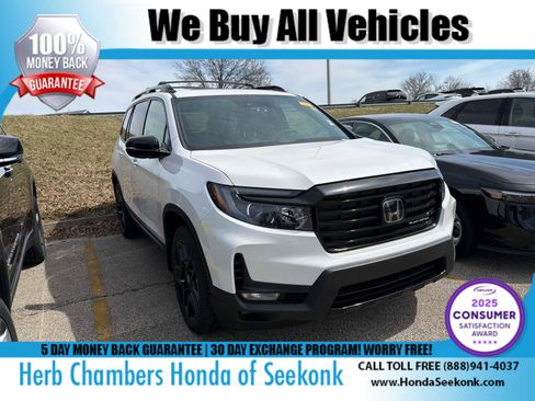 Used 2025 Honda Passport Black Edition image 1