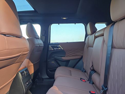 New 2025 Mitsubishi Outlander SEL image 25