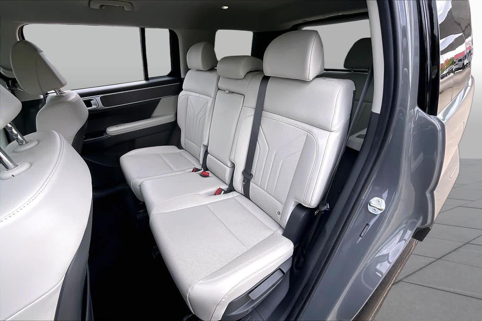 Used 2025 Hyundai Santa Fe SEL AWD/4WD image 19
