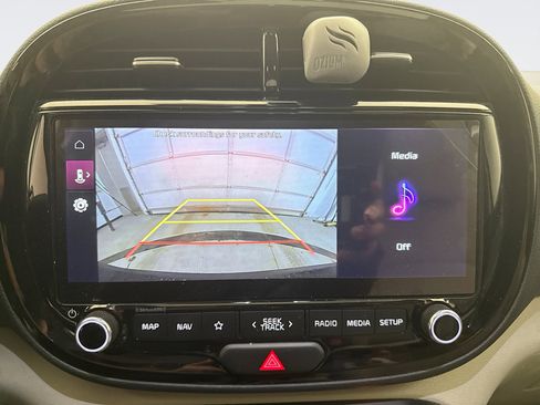 Used 2023 Kia Soul EX image 9