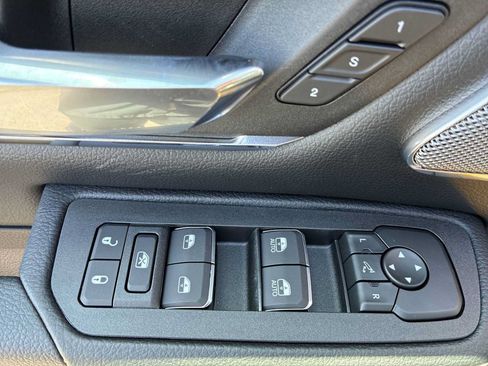 New 2026 RAM 1500 Laramie AWD/4WD image 15