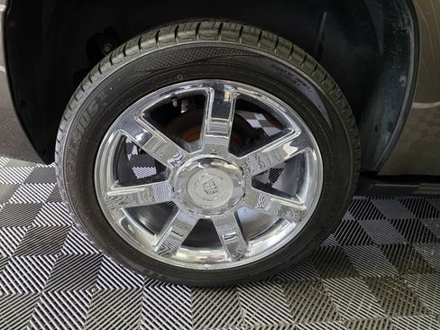 Used 2012 Cadillac Escalade Luxury RWD image 37