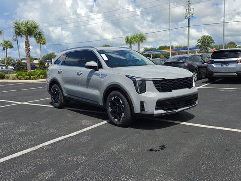 New 2026 Kia Sorento S FWD image 2