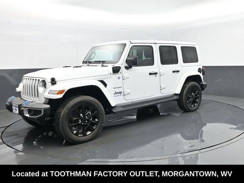 Used 2023 Jeep Wrangler Unlimited Sahara w/ Dual Top Group AWD/4WD image 1