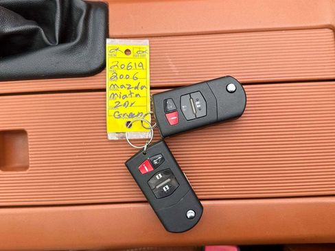 Used 2006 MAZDA MX-5 Miata Grand Touring w/ Suspension Pkg image 14