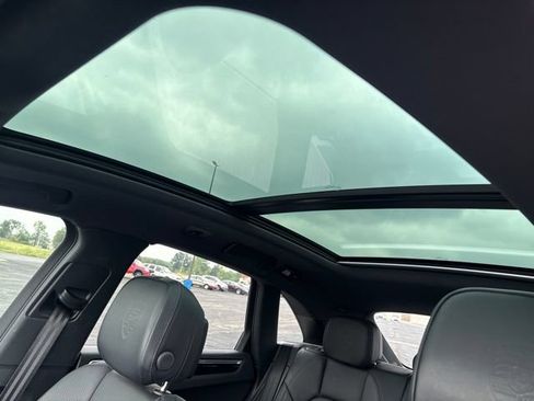 Used 2023 Porsche Macan AWD/4WD image 21