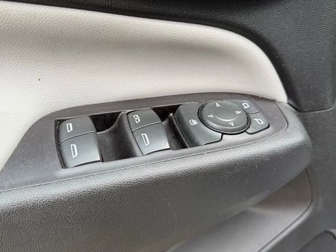 Used 2020 Chevrolet Equinox LS w/ LS Convenience Package FWD image 18
