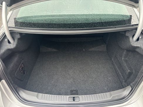 Used 2016 Chevrolet Malibu LT image 15