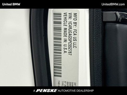 Used 2023 Jeep Grand Cherokee Altitude RWD image 14