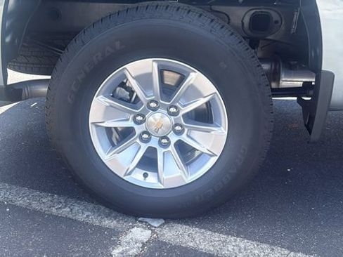 Used 2025 Chevrolet Silverado 1500 W/T RWD image 9